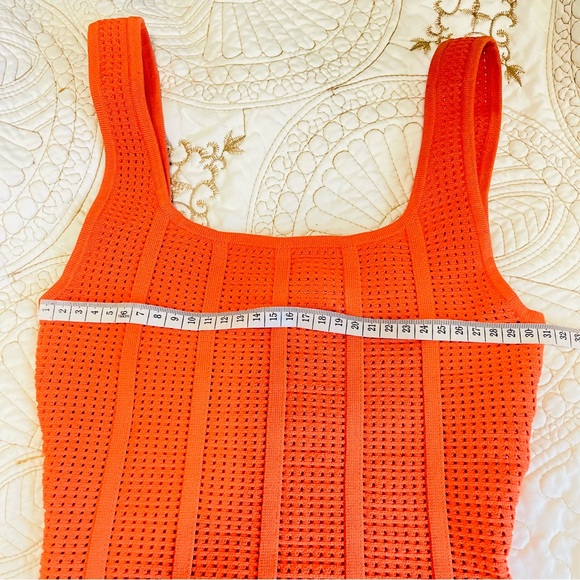 Aritzia Babaton Cropped Tank With Square Neck And Sculpted Knit New without tag - Picture 5 of 7